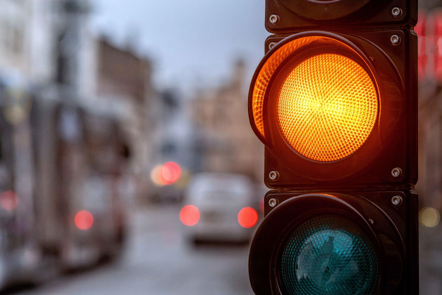close-up-traffic-light-road.jpg