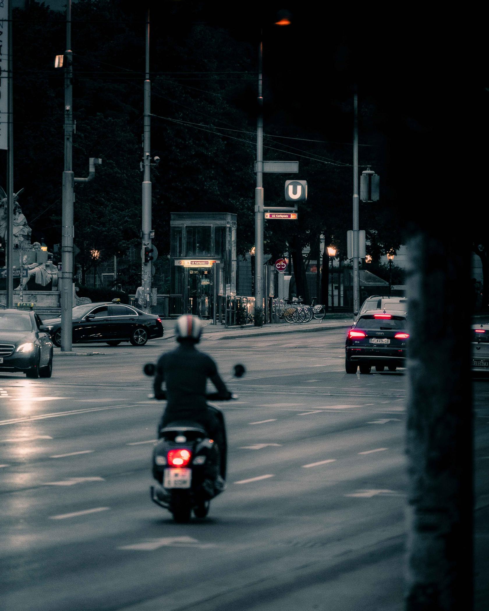 vehicles-road-city-night.jpg