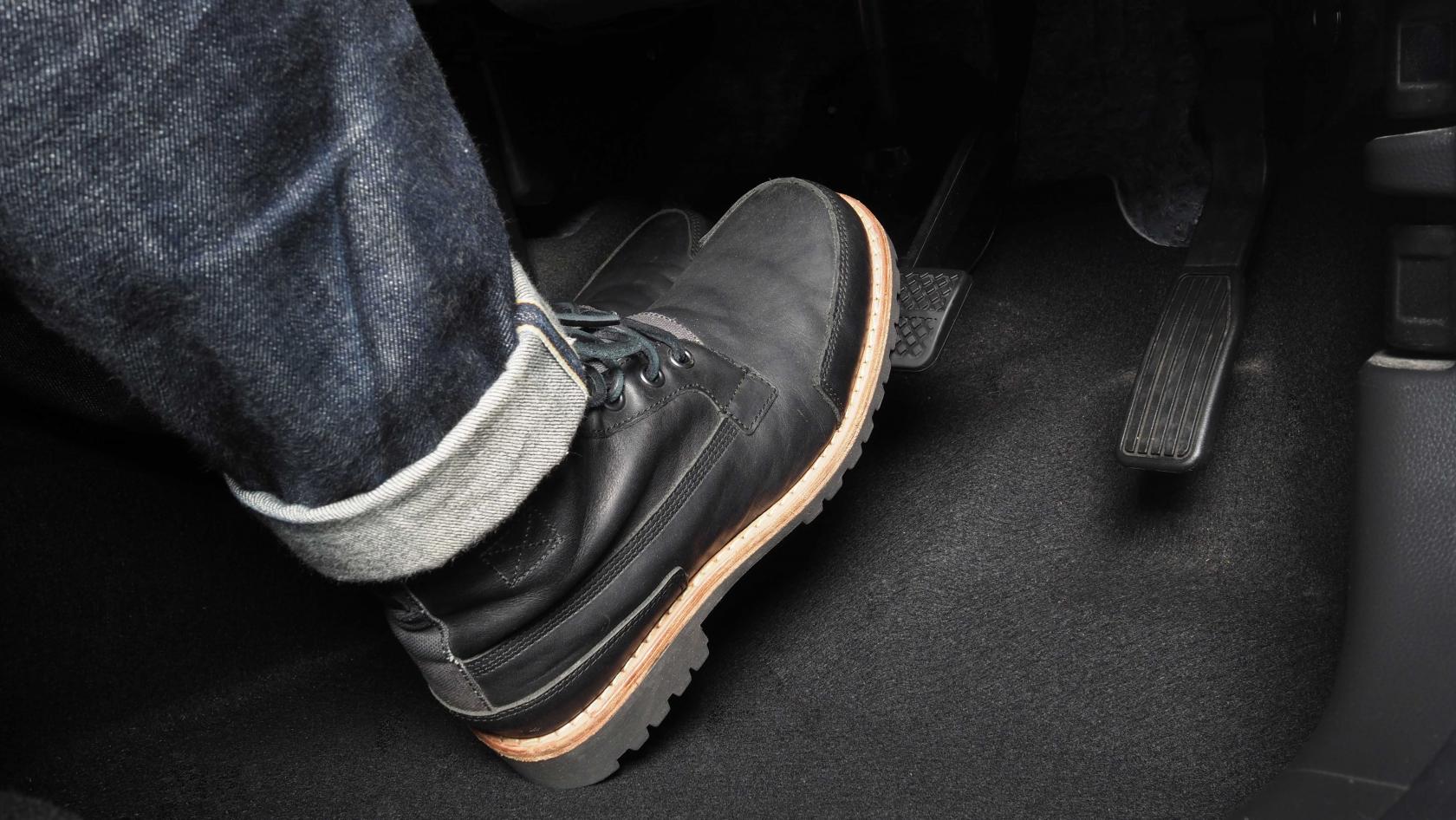 accelerator-breaking-pedal-car-close-up.jpg