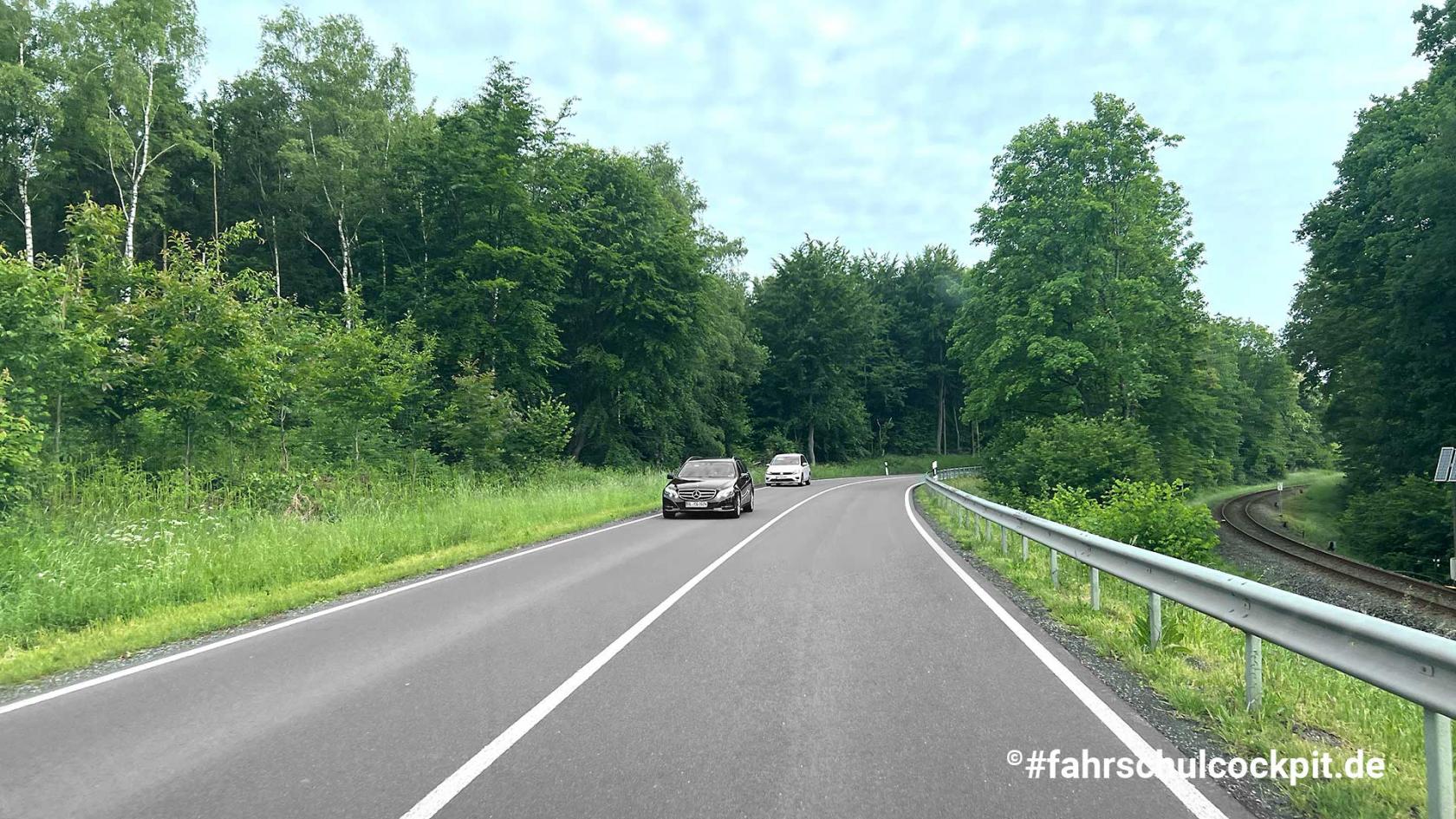 IMG_5949_Fahrbahn_Überholverbot.jpg